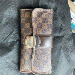 Luis Vuitton Damier Wallet